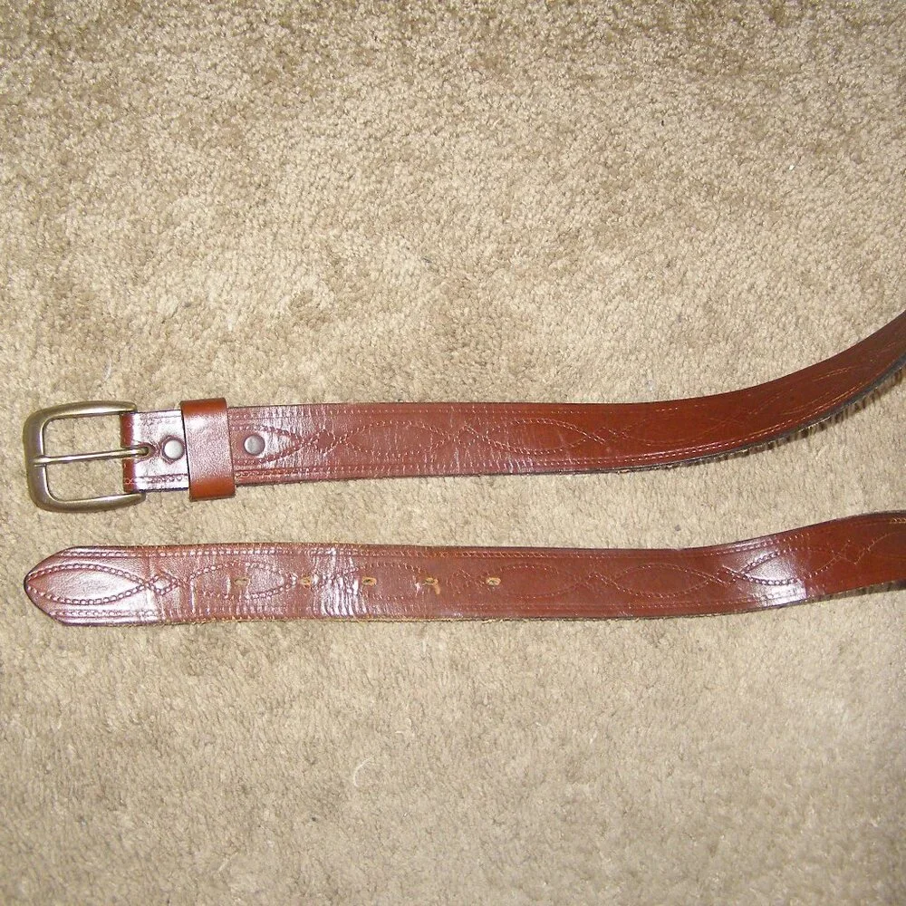 Men's Vintage Leather Brown belt size 40 Brass Buckle